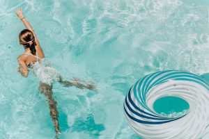 Pourquoi choisir un piscine en fibre de verre par Aquarino